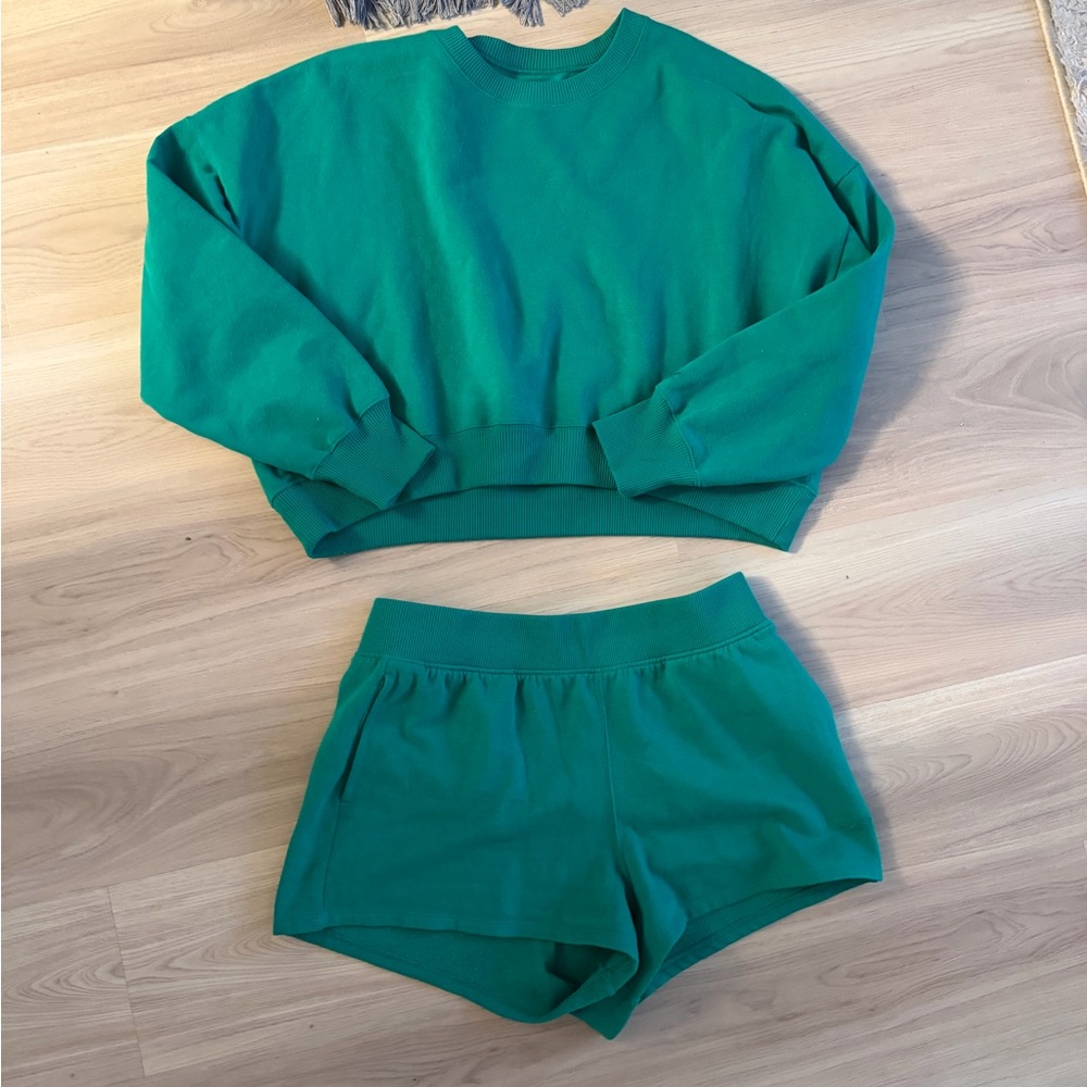 Hollister Emerald Green Ultra High-Rise Sweatshirt Set